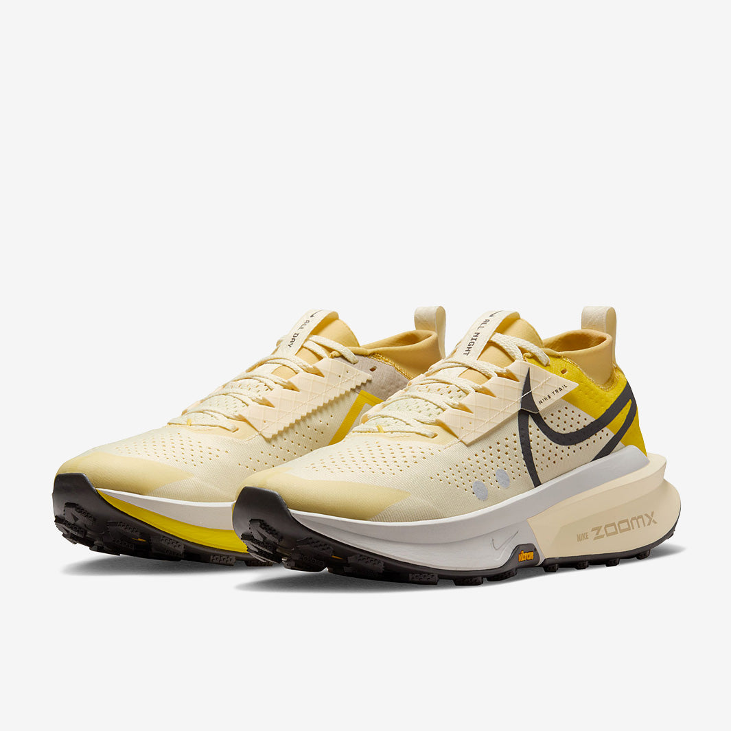 黄ニカ　SECパラ Nike Zegama Trail 2 - Alabaster/Medium Ash/Lightening - Mens Shoes