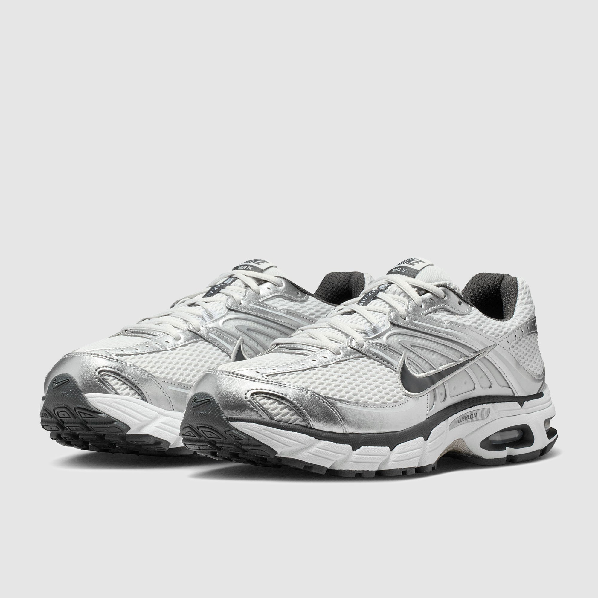 Nike Sportswear Air Max Moto 2K - Photon Dust/Anthracite/Metallic 