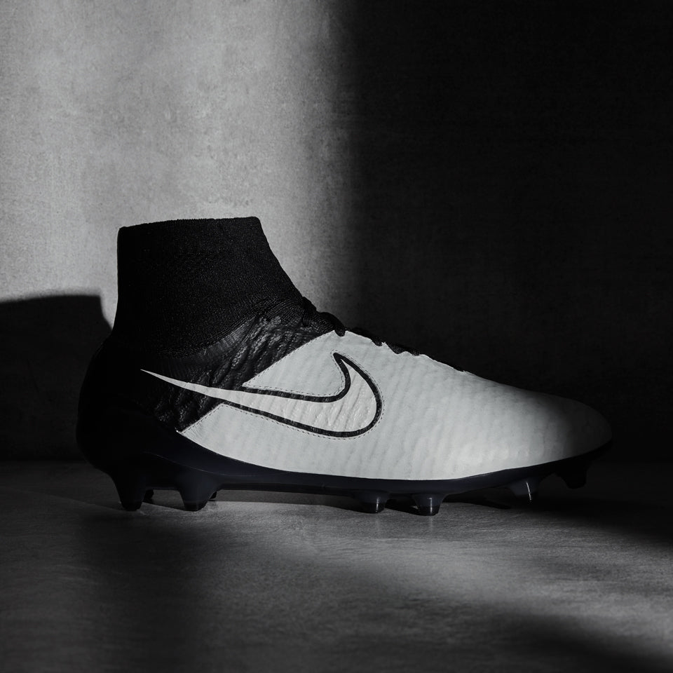 Nike Magista Obra Leather FG - Mens Boots - Firm Ground - Light
