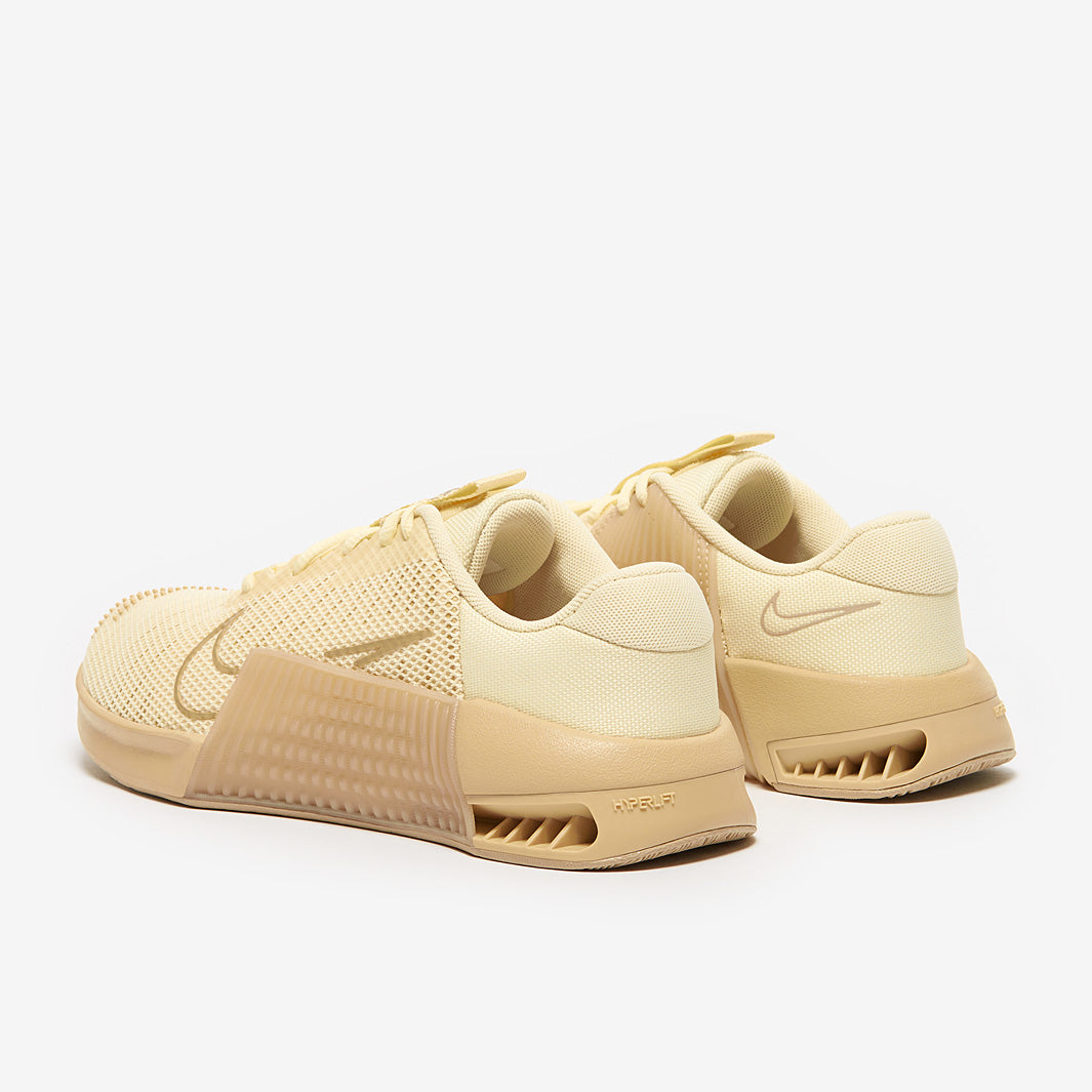 Nike Womens Metcon 9 - Alabaster/Desert Khaki/Team Gold - Womens Shoes
