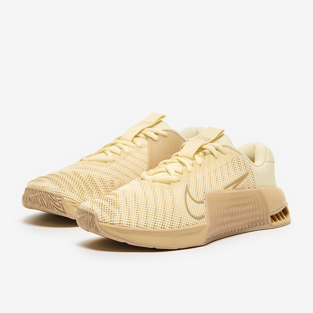 Nike Womens Metcon 9 - Alabaster/Desert Khaki/Team Gold - Womens Shoes