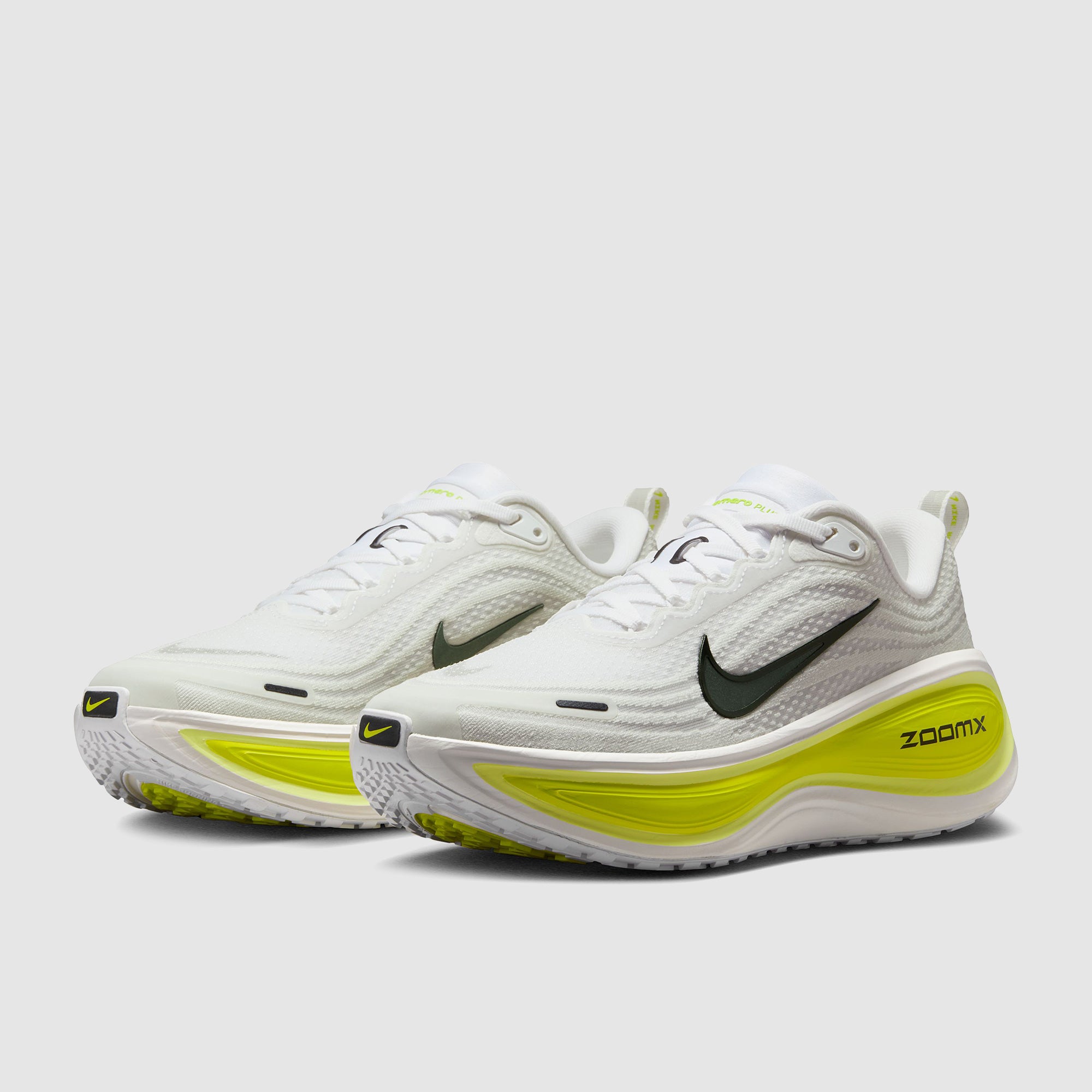 Nike テニスシューズ ホワイト/イエロー Nike Womens Vomero Plus - White/Black/Cyber/Lt Lemon Twist