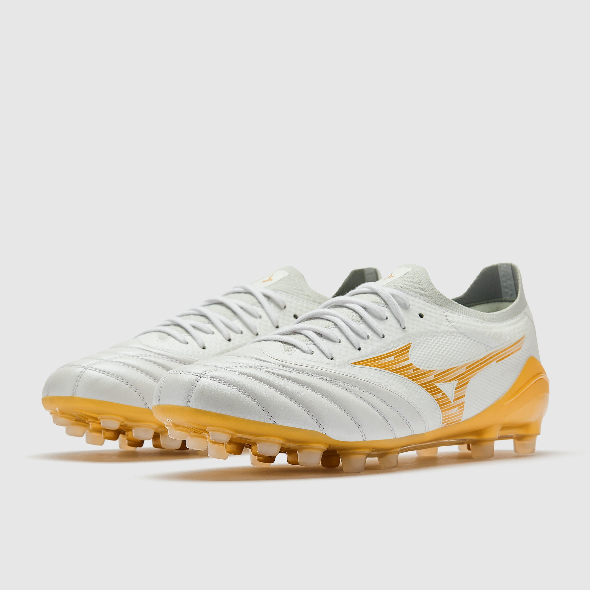 Mizuno Morelia Neo IV Beta Elite Artificial Grass - White/MP Gold