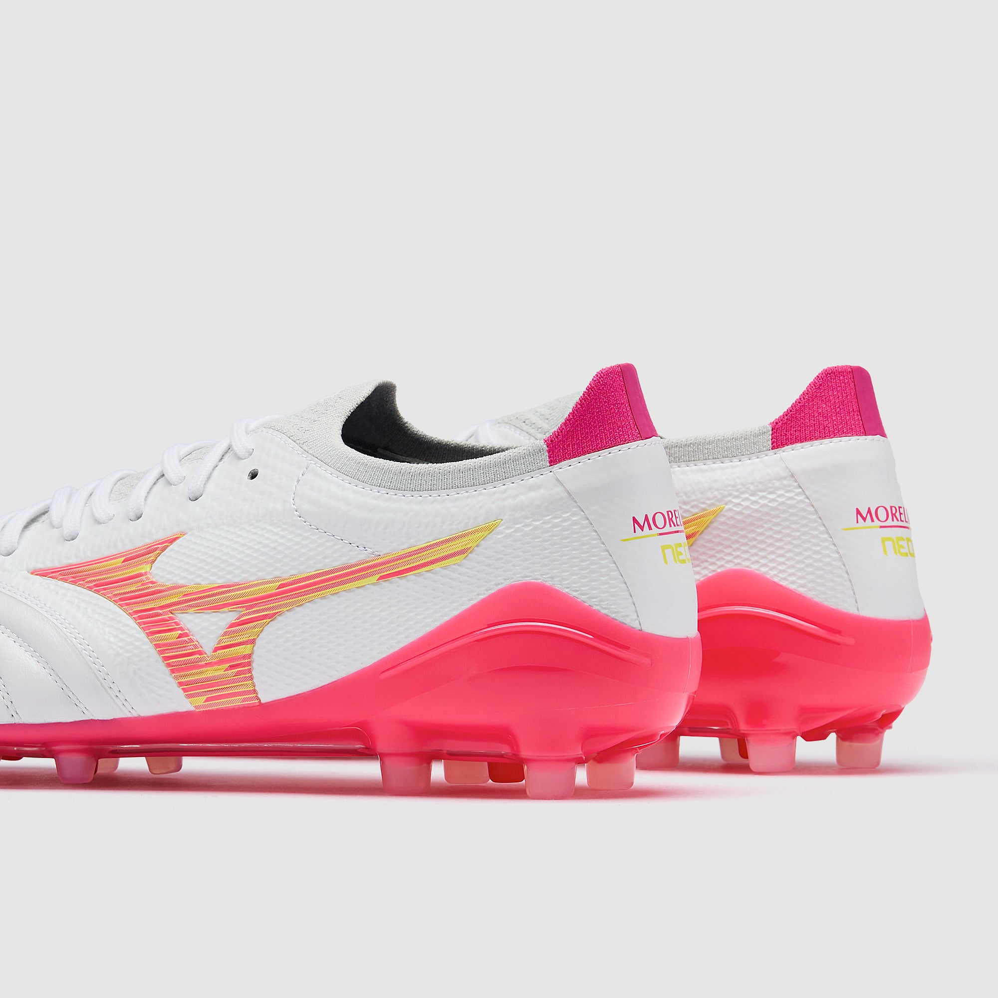 Mizuno Morelia 蛍光イエロー/ピンク Mizuno Morelia Neo IV Beta Made In Japan Artificial Grass - White