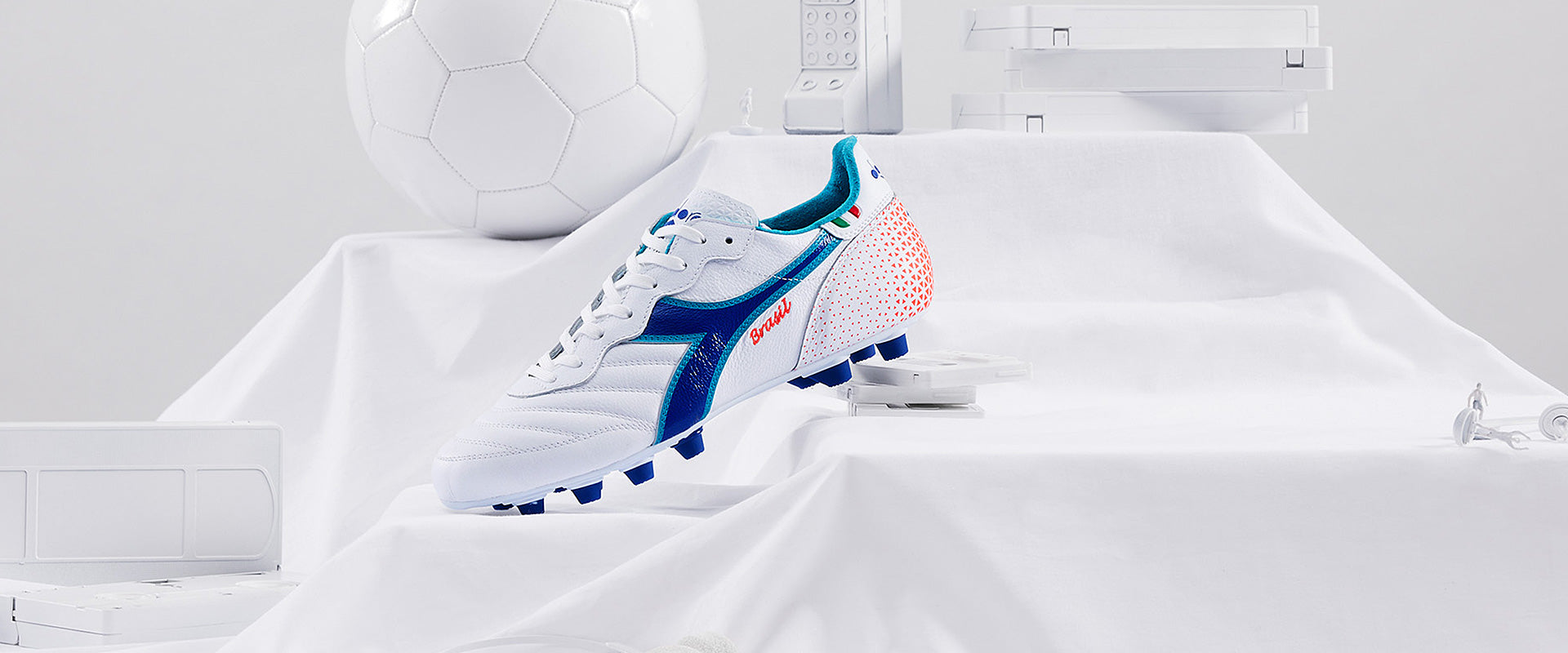 Diadora Brasil Made in Italy OG FG - White/Navy - Mens Boots